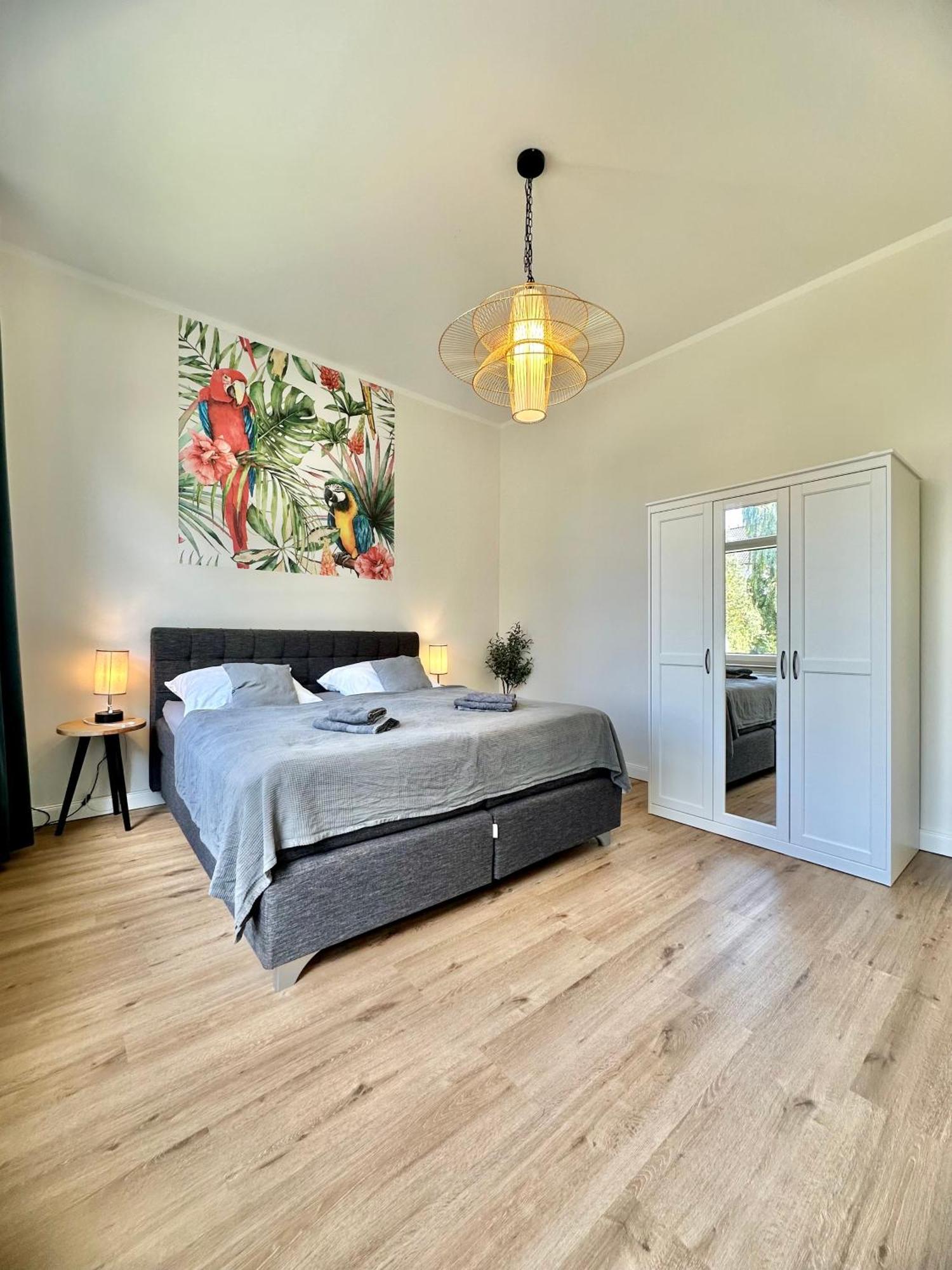 Komfortable Wohnung mit Balkon beim EV mit Parkplatz und Thermomix Oldenburg Exterior foto